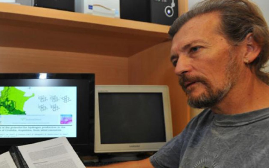 Dr. Ezequiel Leiva